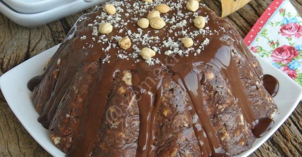 Çikolata Soslu Pudingli Mozaik Pasta