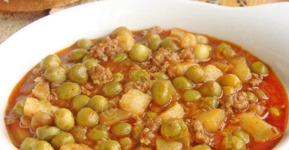 Minced Meat With Fresh Peas Meal Recipe