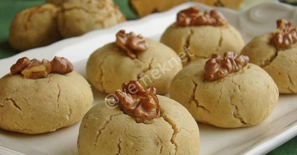 Tahini (Sessame Oil) and Walnut Cookies