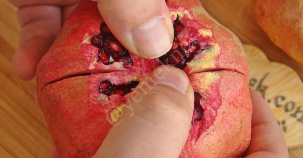 How To Peel A Pomegranate