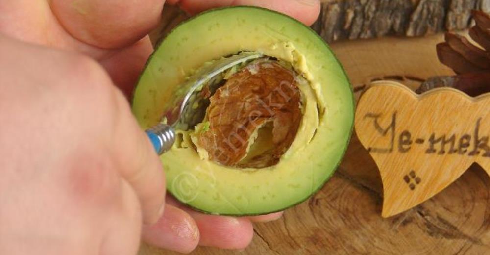 How To Peel An Avocado