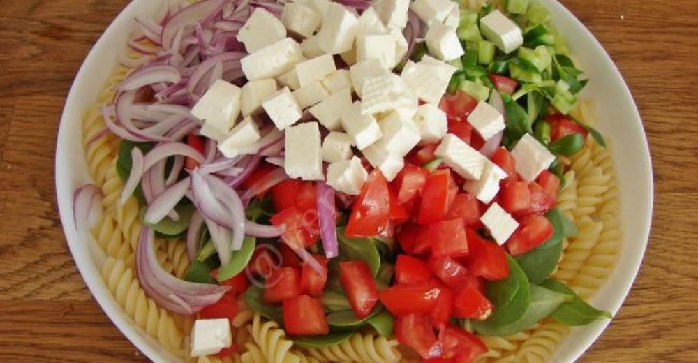 Semizotlu Makarna Salatası